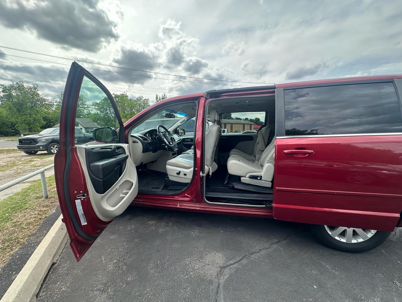 chrysler town & country 2015 2C4RC1AG0FR742591 image chrysler town & country 2015 2C4RC1AG0FR742591 image